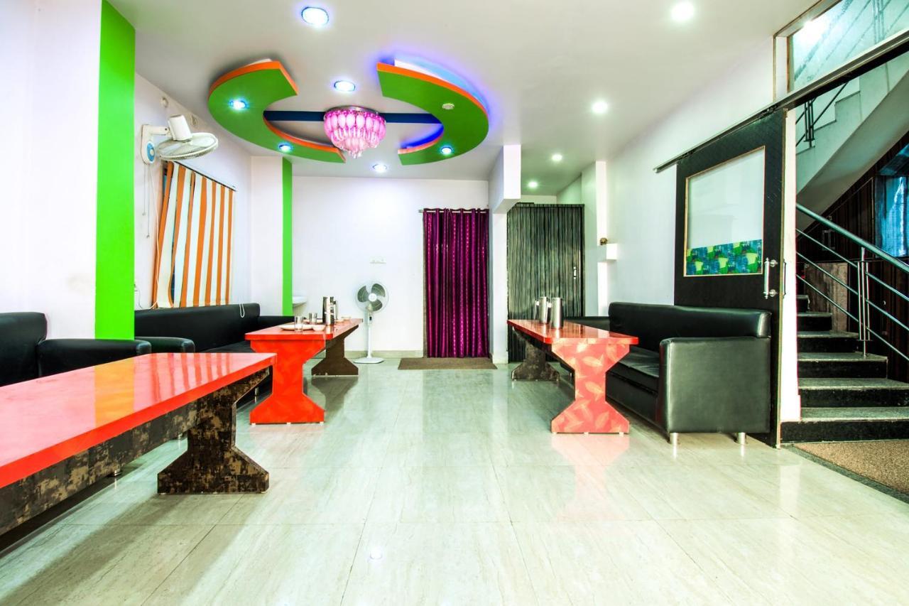 Oyo 14993 Rp Palace Danapur Exterior photo