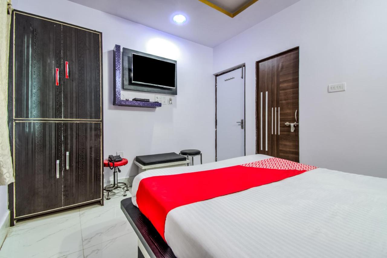 Oyo 14993 Rp Palace Danapur Exterior photo